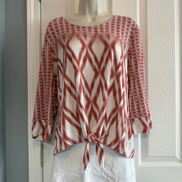 BUY 2 ITEMS & GET 1 FREE: Chico’s 3/4 Sleeve Geometric Top Sz 16 - Picture 1 of 10